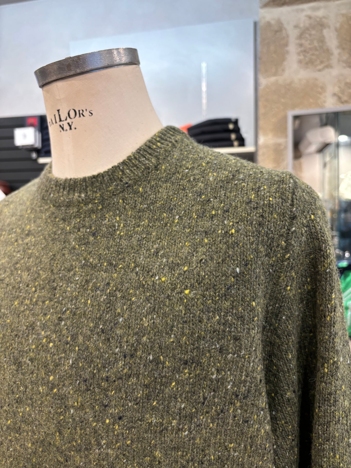 Maglione in lana bottonata verde