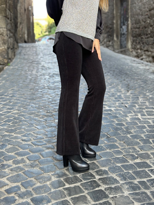 Pantalone zampa velluto nero