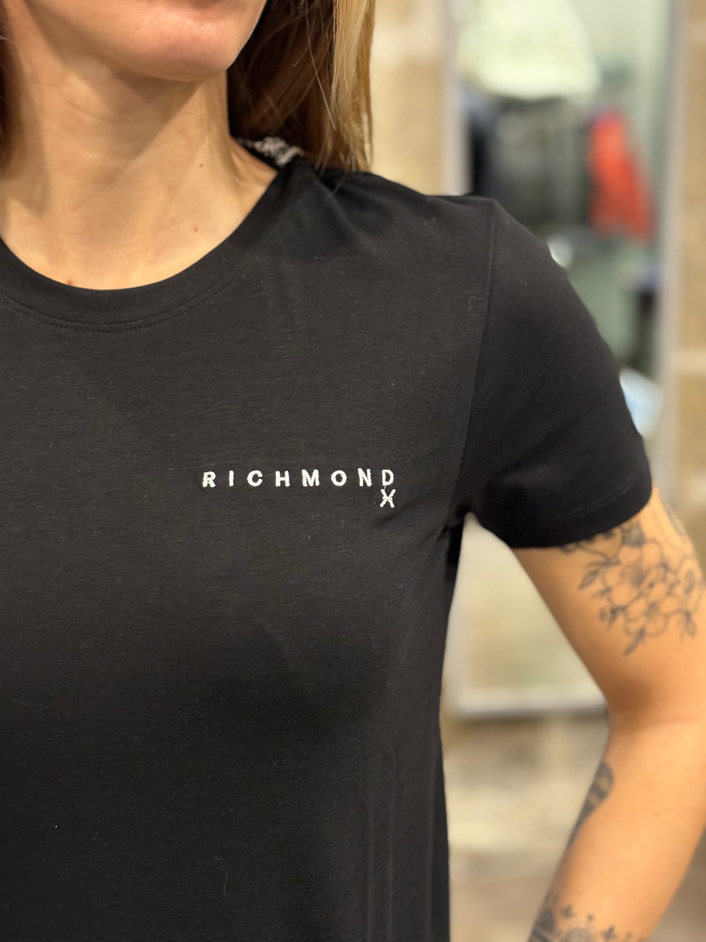 T-shirt nera donna Richmond